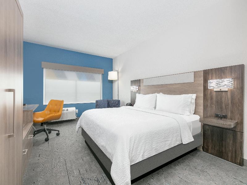 Holiday Inn Express & Suites Dallas Plano North image