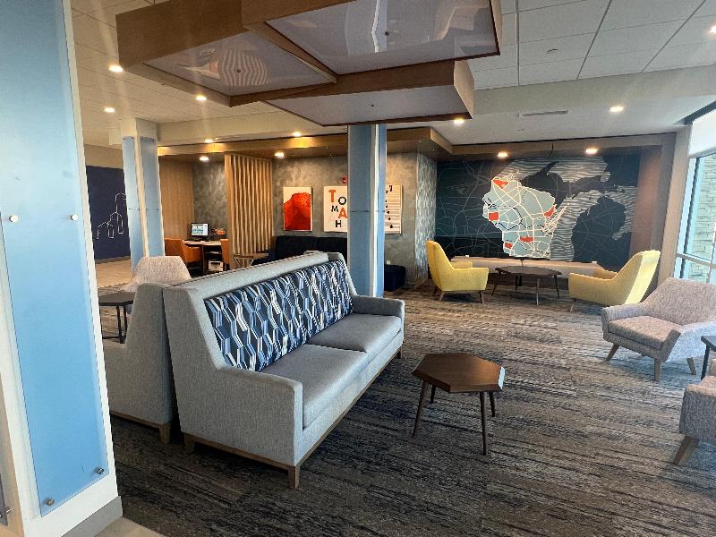 Holiday Inn Express And Suites Tomah image