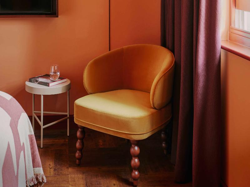 Ember Locke, Kensington image
