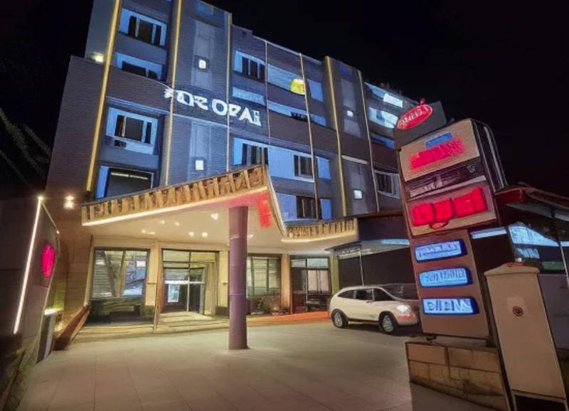 Hotel Opal 3