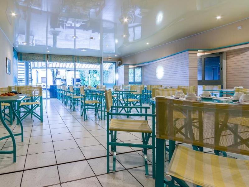 Logis Hotel Regina image