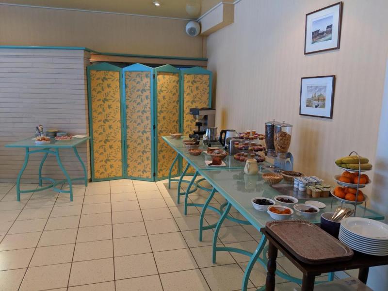 Logis Hotel Regina image