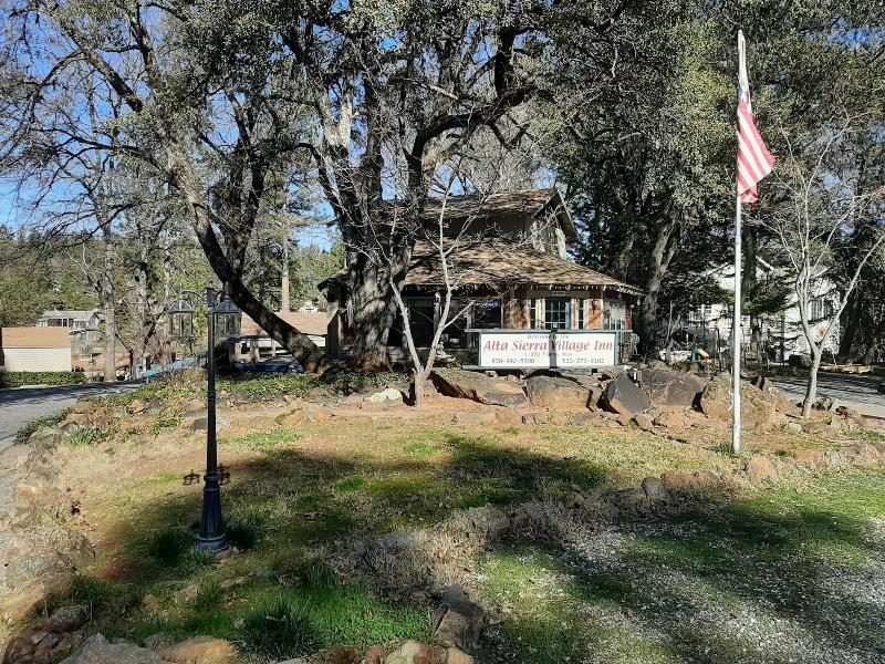 Alta Sierra Village Inn image