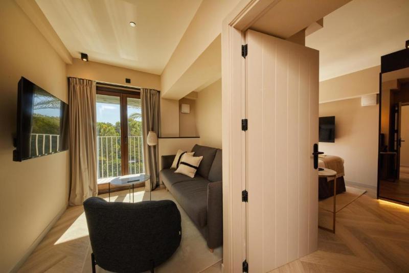 Belle Marivent Mediterranean Petit Hotel gallery photo 14