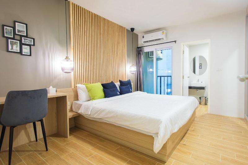 Zayn Express & Suites image