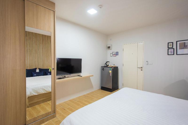Zayn Express & Suites image