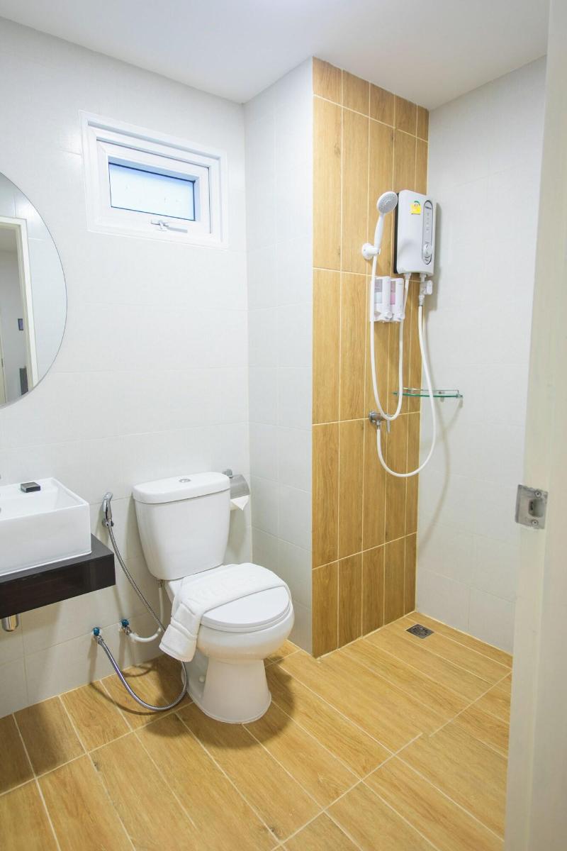 Zayn Express & Suites image