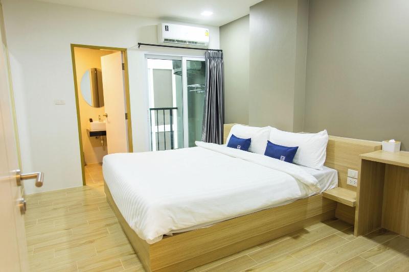 Zayn Express & Suites image