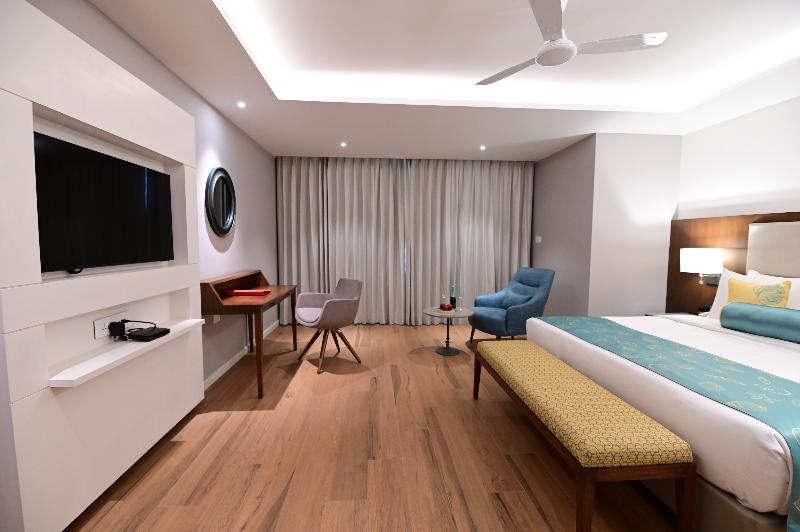 DOUBLE DELUXE KING BED
