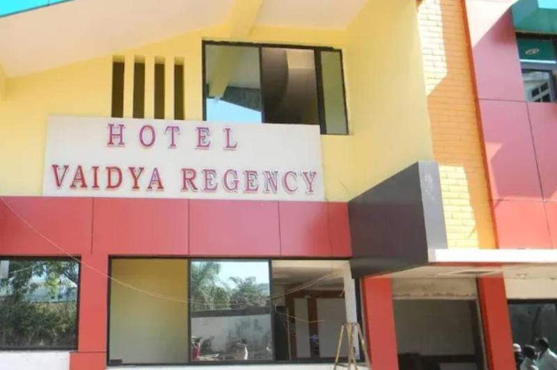 Hotel Vaidya Regency $ Manuhar Restaurant