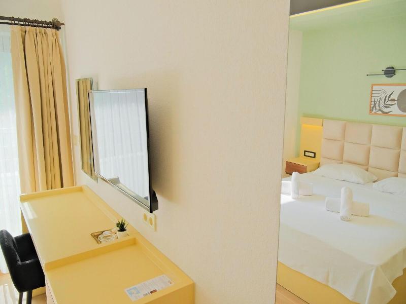 Yalim Hotel image