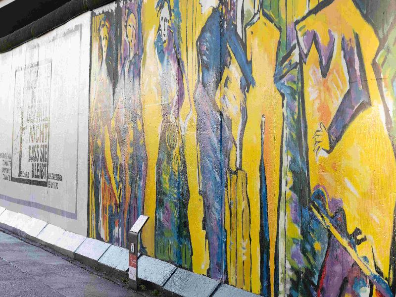 Locke at East Side Gallery, Friedrichshain — general view