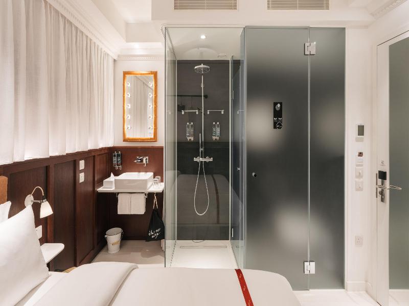 Ruby Stella Hotel London by IHG image