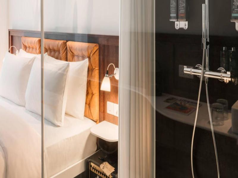 Ruby Stella Hotel London by IHG image