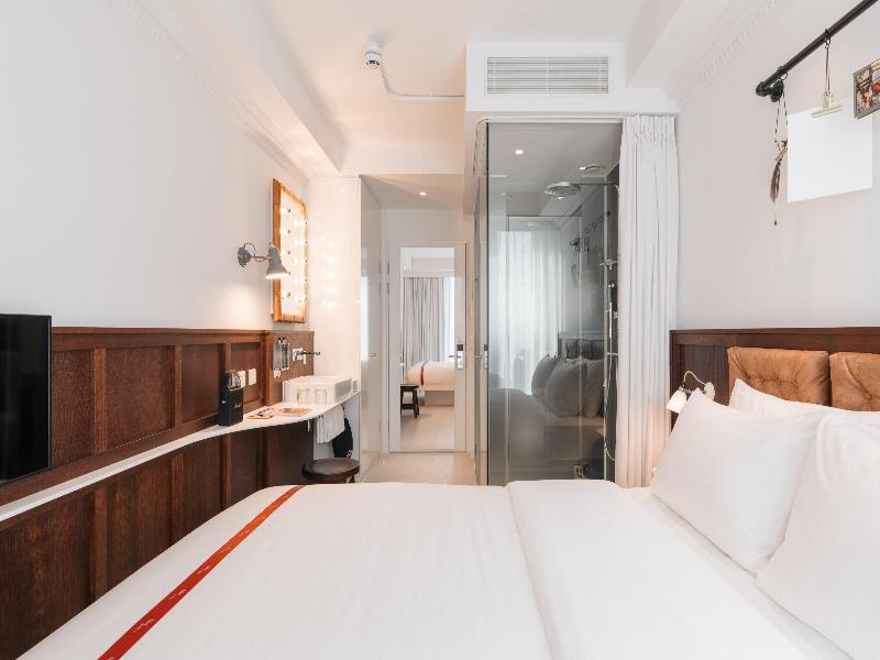 Ruby Stella Hotel London by IHG image