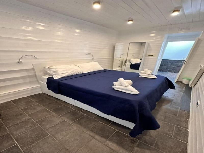 Yacht Club Angioino image
