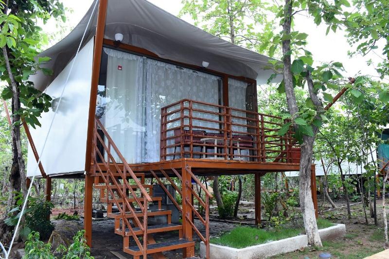Jayshrea Meadows Tadoba Tiger Resort image