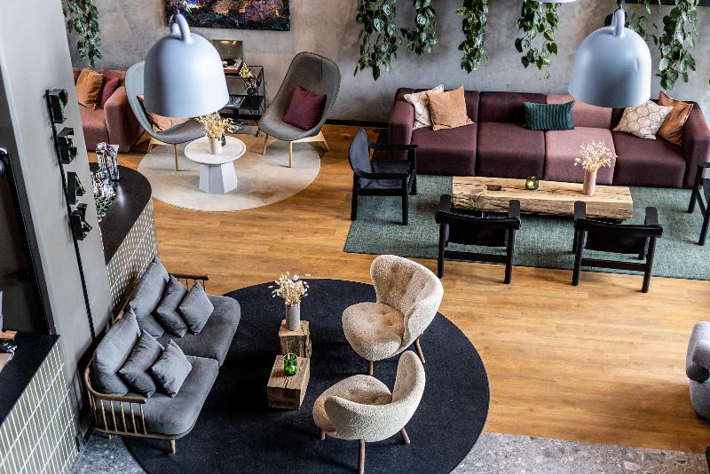 Peak 12 Hotel image