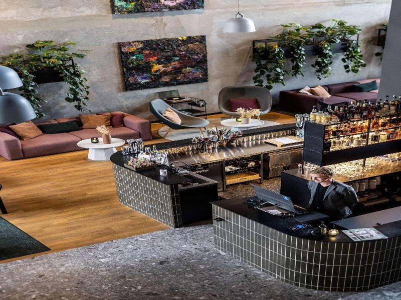 Peak 12 Hotel image