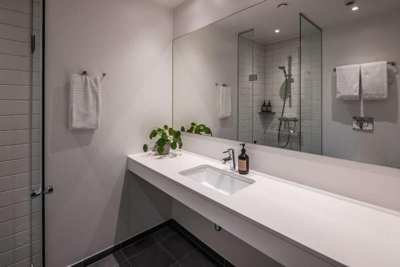 Peak 12 Hotel image