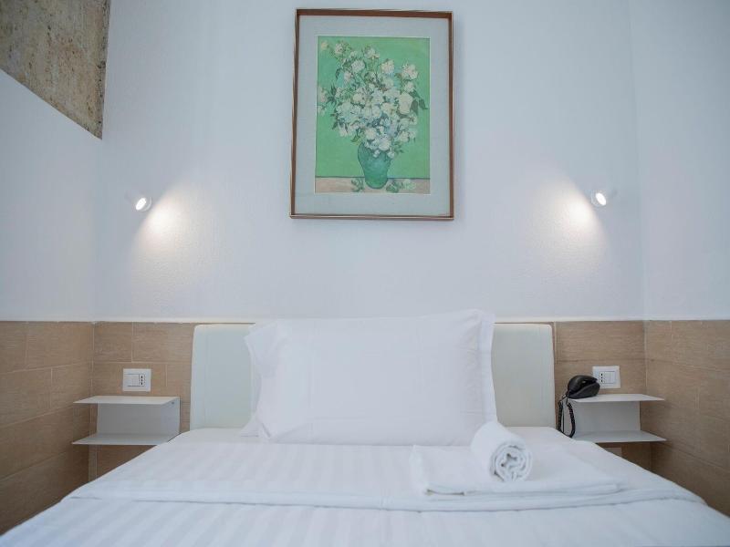 Hotel H22 image