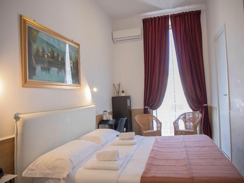Hotel H22 image