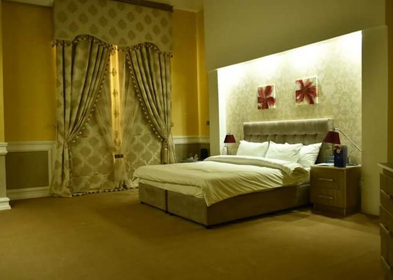 Castle De White House Hotel 5