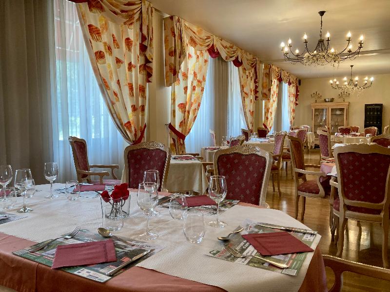 Hotel De Champagne image
