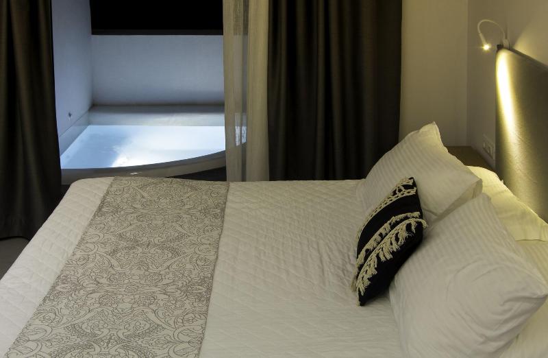 Oro Suites image