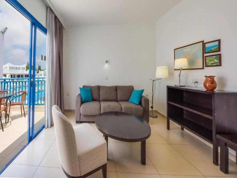 Marismare Apartments image