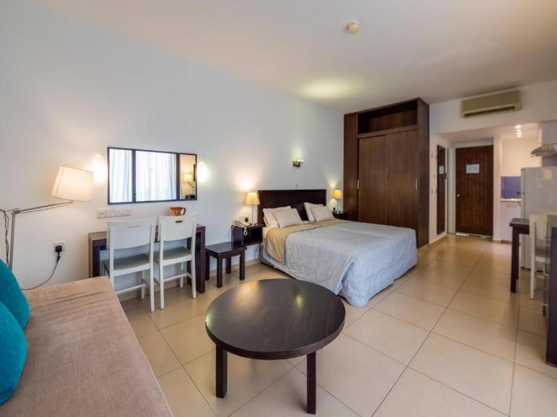 Marismare Apartments image