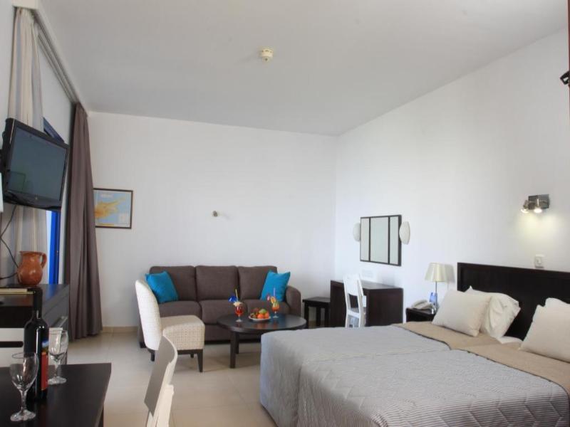 Marismare Apartments image