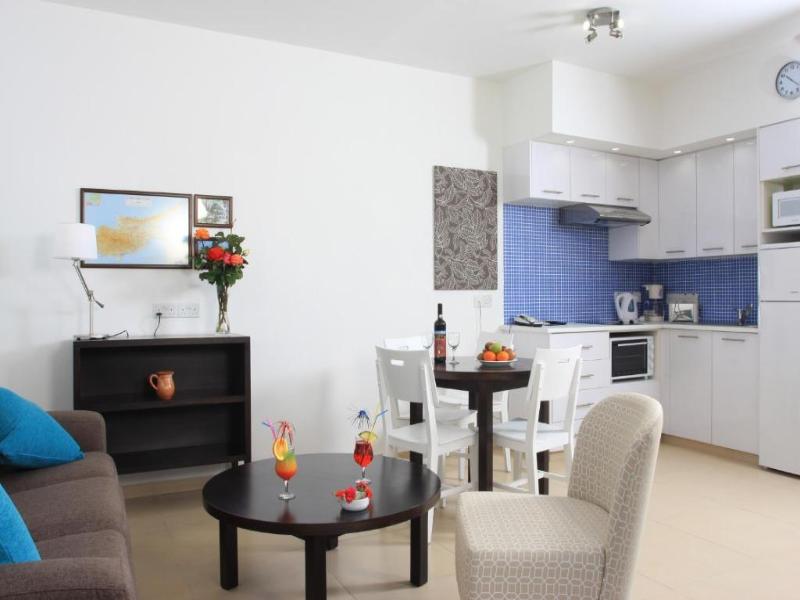 Marismare Apartments image