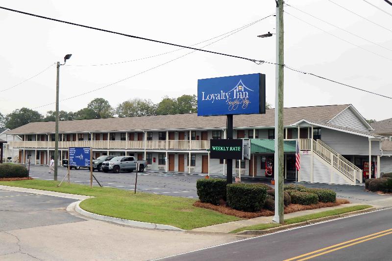 Loyalty Inn Hawkinsville — exterior view