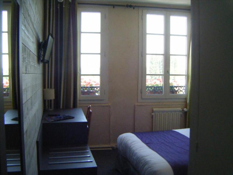 Logis Hotel Les Cepages image
