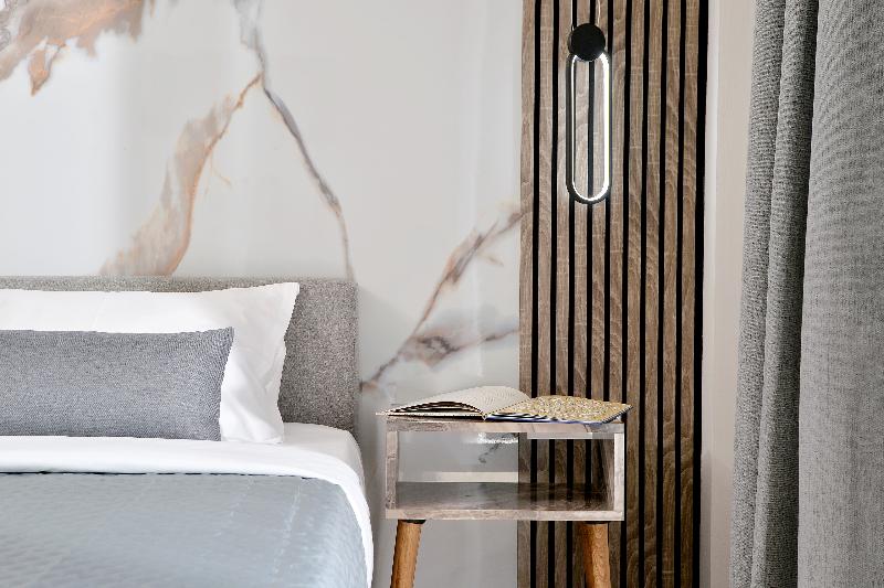ID Holiday Living image