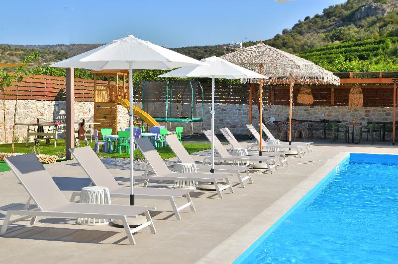 ID Holiday Living image