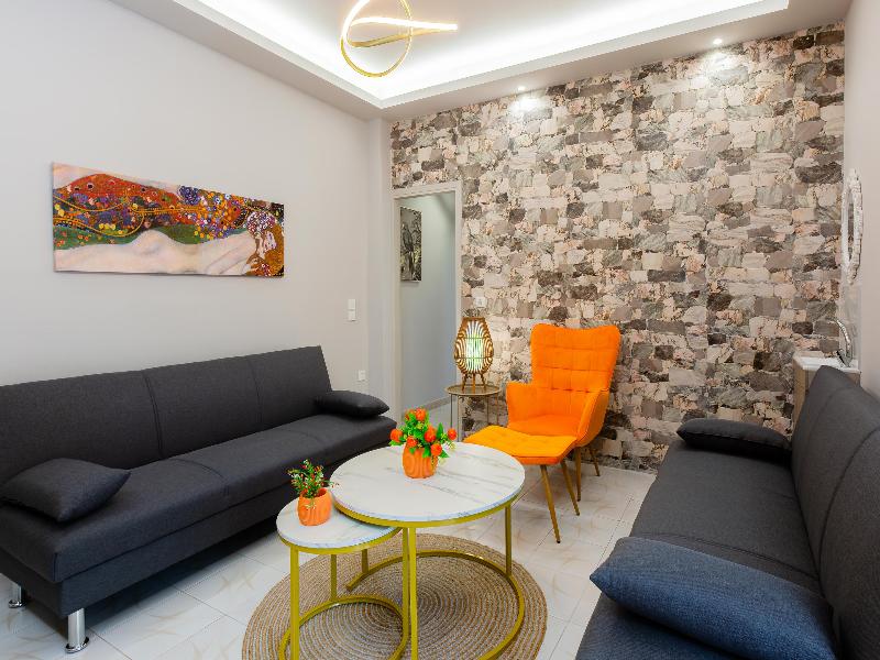 ID Holiday Living image