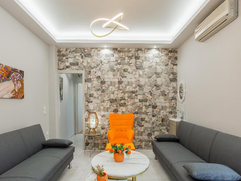 ID Holiday Living image