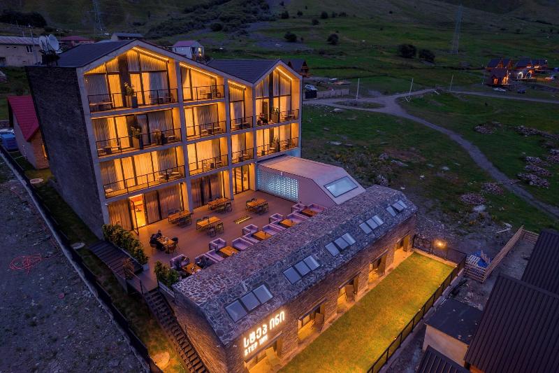 Step Inn Kazbegi image
