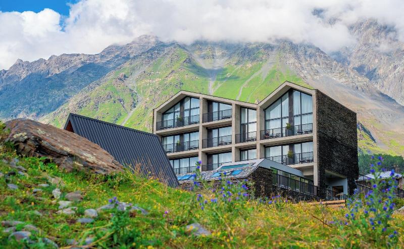 Step Inn Kazbegi image