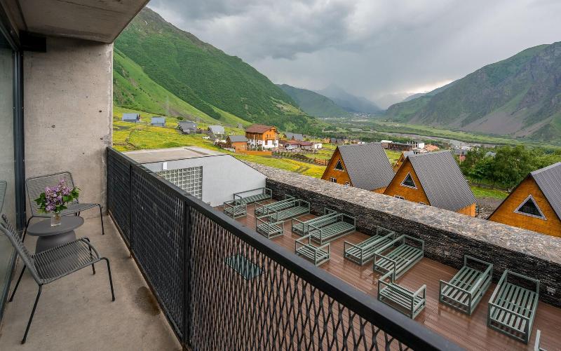 Step Inn Kazbegi image