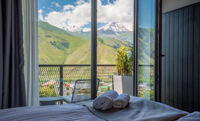 Step Inn Kazbegi image