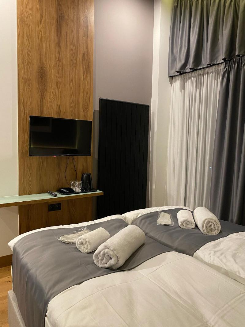 Step Inn Kazbegi image
