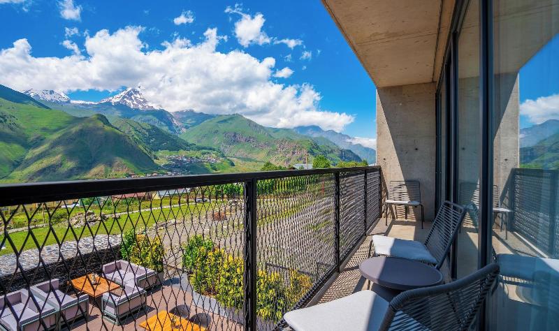 Step Inn Kazbegi image