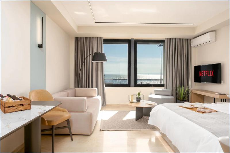 Sea And The City - Image 1