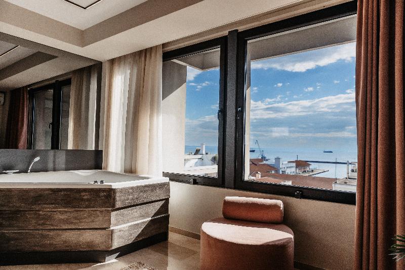 Sea And The City image