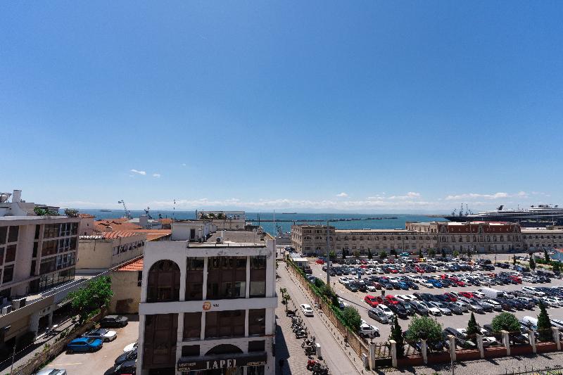 Sea And The City image