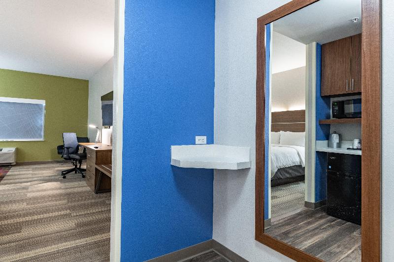 Holiday Inn Express & Suites Moundsville image