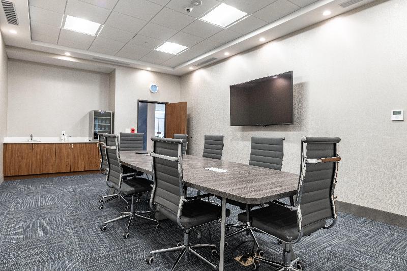 Holiday Inn Express & Suites Moundsville image